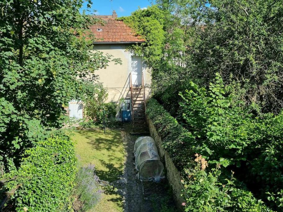 Elegance Provinoise Aux Pieds Des Remparts Classe Provins Exterior photo